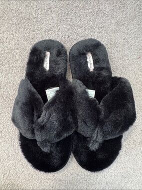 La Vie En Rose Woven Faux Fur Slide Slippers - Black